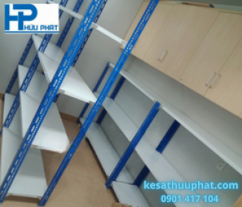 KỆ SẮT V LỖ - XANH + TRẮNG 09