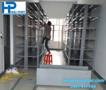 KỆ SẮT V LỖ 08