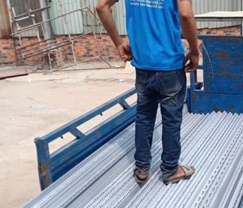SẮT V LỖ - 09