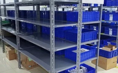                              3 Lưu Ý Quan Trọng Khi Mua Kệ Sắt V Lỗ                        