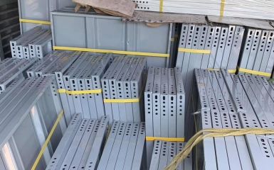                              Cơ sở gia công mẫu kệ sắt đẹp giá rẻ, chất lượng tốt                        