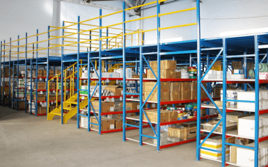                              Giá kệ chứa hàng tại HCM                        