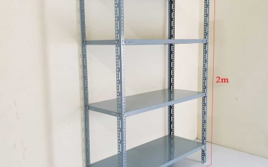                              Kệ sắt V lỗ 4 tầng có chịu được trọng tải nặng không?                        