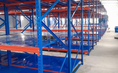                              Kệ trung tải có thể chịu được bao nhiêu kg mỗi tầng?                        