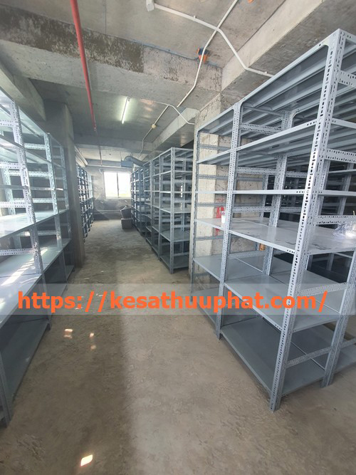 làm kệ sắt theo yêu cầu tphcm