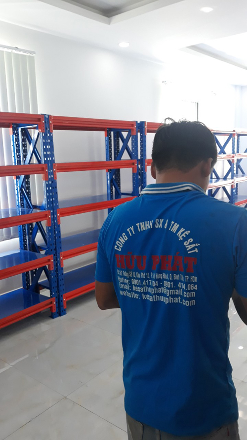 làm kệ sắt theo yêu cầu tphcm