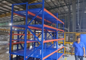 Gợi ý chọn mua kệ trung tải tại TpHCM phù hợp nhu cầu