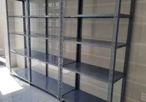 Kệ sắt sơn tĩnh điện khác gì kệ thường?